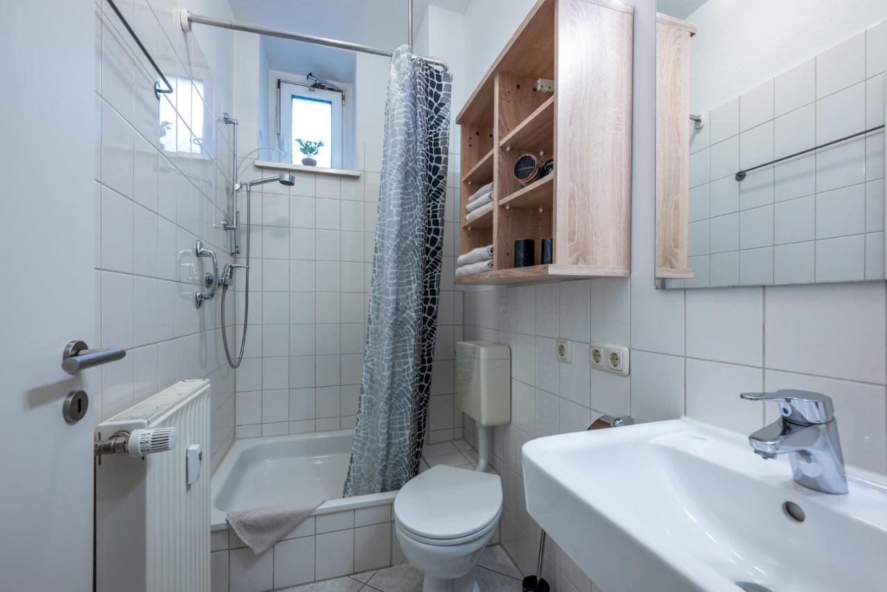 Zentral Fewo - Eg - Karli - 30Qm - Kueche - Disneyplus Appartement Leipzig Buitenkant foto